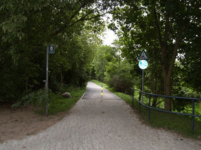 Pankeweg in Richtung Bahnhofstra&szlig;e Franz&ouml;sisch-Buchholz